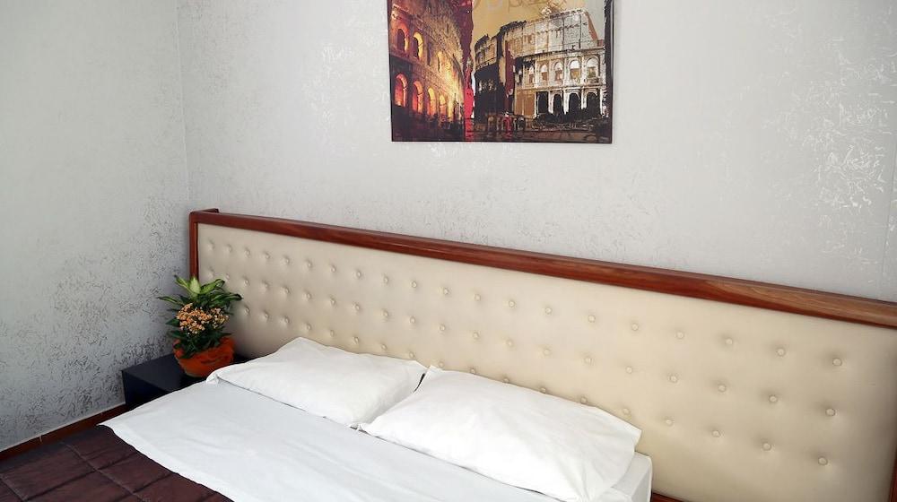 Roma Room Hotel Kültér fotó